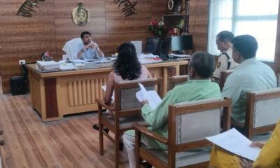 उप मंडल स्तरीय सतर्कता एवं मॉनिटरिंग कमेटी की बैठक लेते एसडीएम अनिरुद्ध यादव