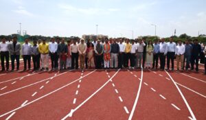 महेंद्रगढ़ में सिंथेटिक एथलेटिक्स ट्रैक का उदघाटन करते सांसद अनुराग ठाकुर।