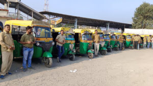 ऑटो गैस महंगी होने से कोलकाता में ऑटो किराया बढ़ा, यात्रियों की जेब पर बढ़ा बोझ