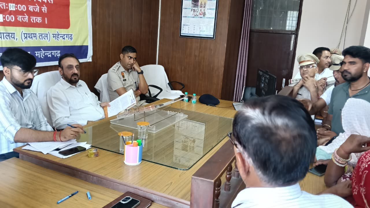 डीसी कैप्टन मनोज कुमार की अध्यक्षता में समाधान शिविर, विभागीय अधिकारियों को दिए सख्त निर्देश