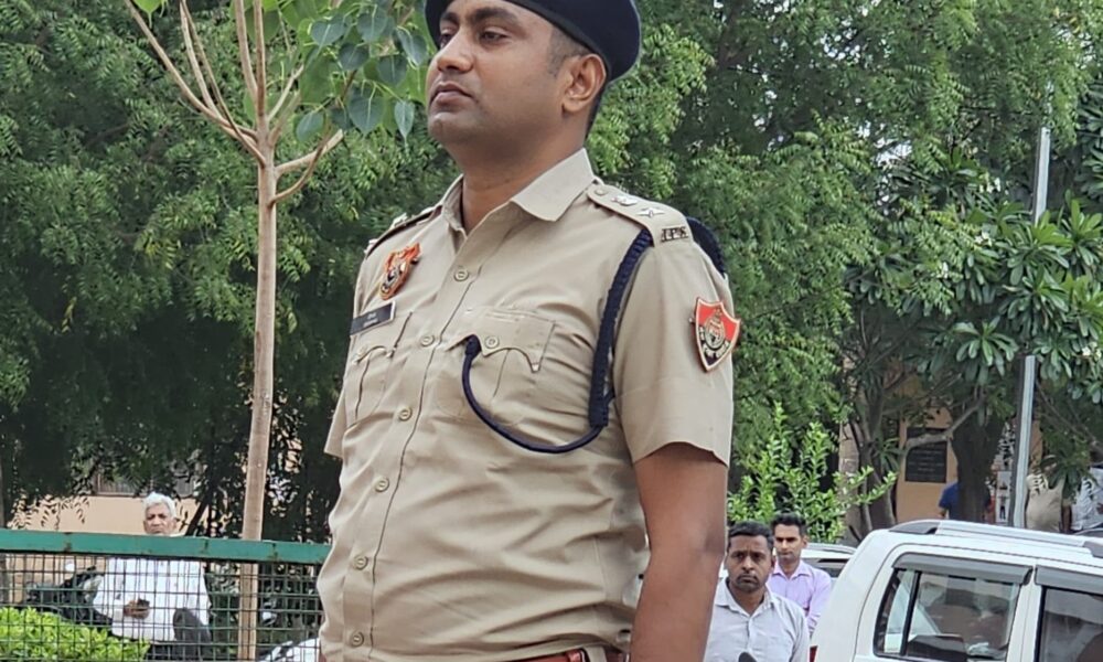 महेंद्रगढ़ एसपी दीपक ने संभाला कार्यभार