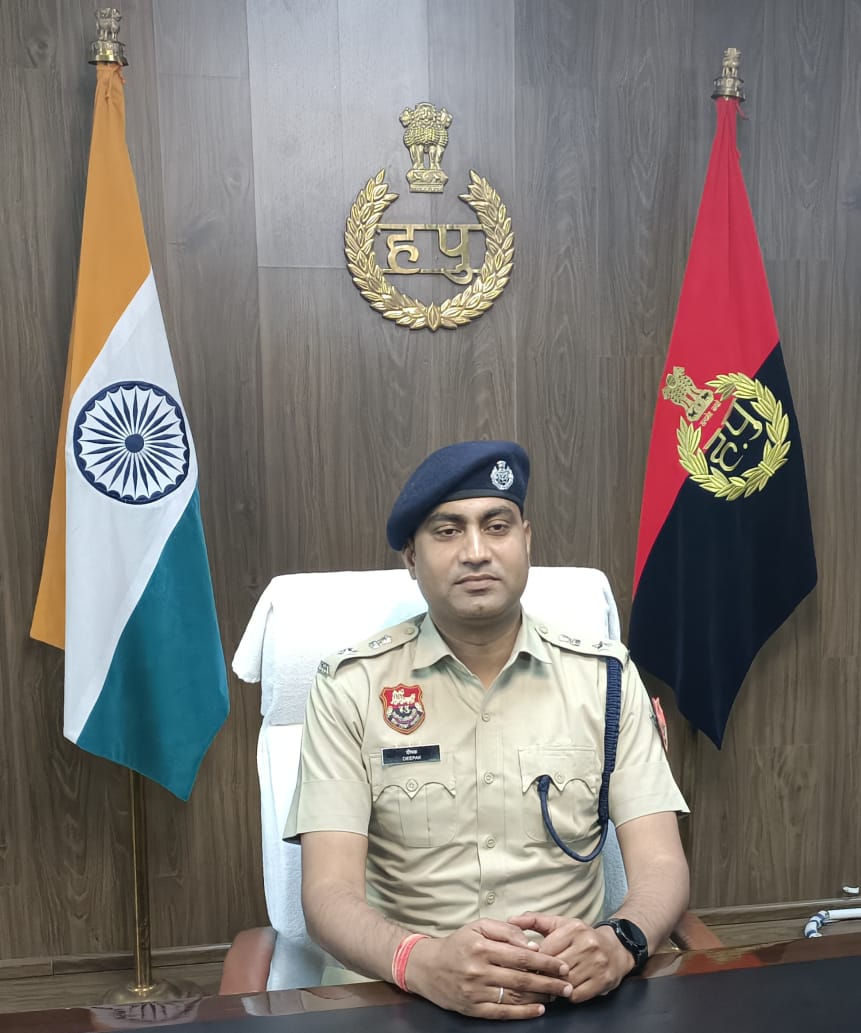 महेंद्रगढ़ में पुलिस का बड़ा एक्शन, विदेशी सप्लायर सहित 11 नशा तस्कर गिरफ्तार