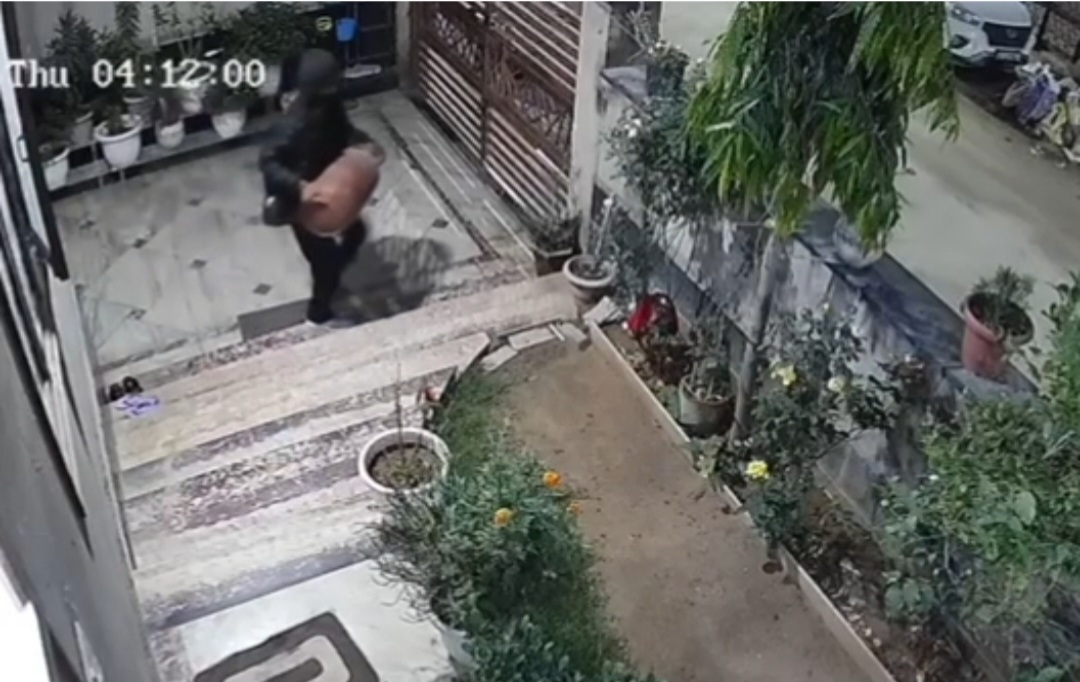 कोटपूतली की गढ़ कॉलोनी में CCTV में कैद चोर