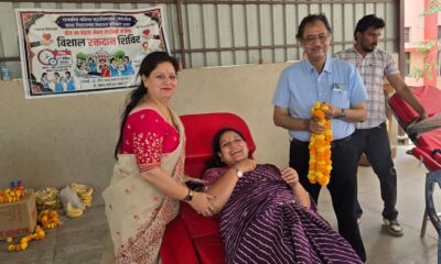 “रक्तदान महादान” के संदेश के साथ कॉलेज परिसर में आयोजित शिविर में दिखा उत्साह