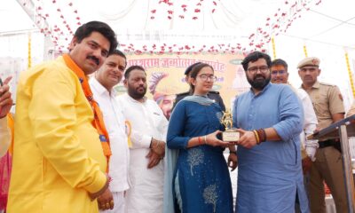 अटेली मंडी में आयोजित भगवान परशुराम जन्मोत्सव में शामिल श्रद्धालु और अतिथि