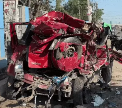 सोनीपत हाईवे पर हादसे के बाद क्षतिग्रस्त का