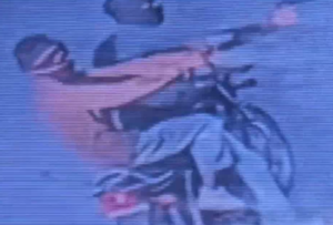 कैथल में बदमाशों द्वारा दुकानदार पर की गई फायरिंग का दृश्य।